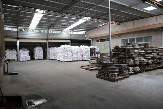 Yemek Takımı 1.573g / m3 için Gıda Sınıfı Tripolisiyanamid Melamin Kalıplama Tozu