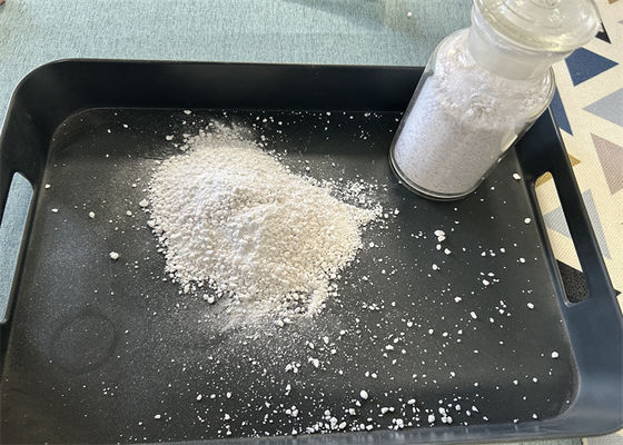99.9% Saflık Melamin ham maddeleri Cam tozu Zehirli olmayan 25kg / poşet Syanuramide