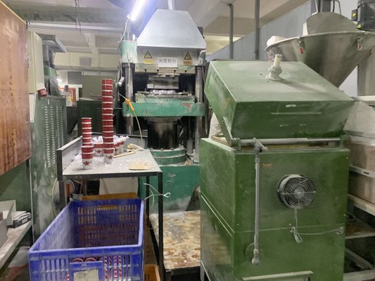 Melamine Sıkıştırma Kalıplama Makinesi Masa Tablosu Kupası İçin Ön Isıtma ile