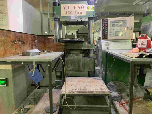 Melamine Sıkıştırma Kalıplama Makinesi Masa Tablosu Kupası İçin Ön Isıtma ile