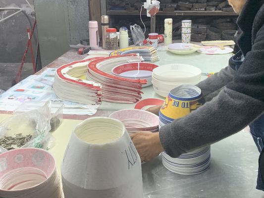 Farklı şekillerde masa tabakası için özel melamin kağıdı