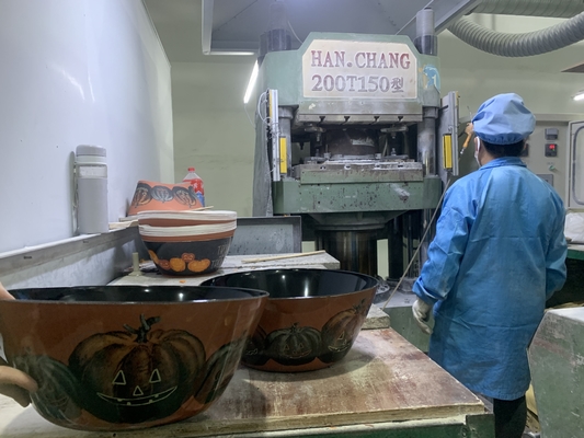 Yüksek Basınçlı Masa Tabakları Yemek Tabakları Melamine Sıkıştırma Makinesi