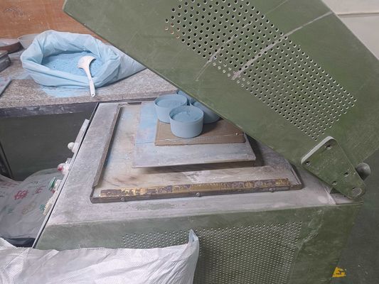 Yüksek Saflıklı Melamine Kalıplama Tozu 99.8% Masa Tablosu Üretimi İçin Özel Renk