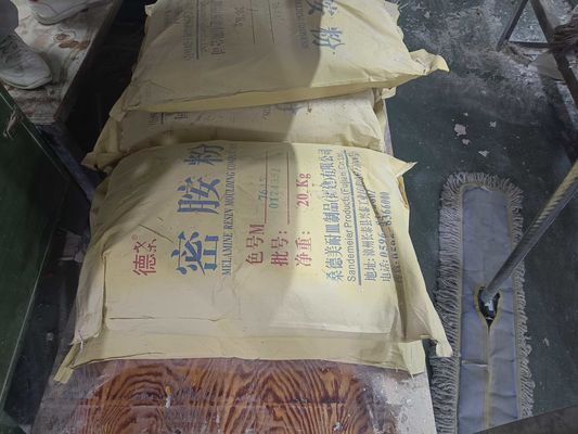 Yüksek Saflıklı Melamine Kalıplama Tozu 99.8% Masa Tablosu Üretimi İçin Özel Renk