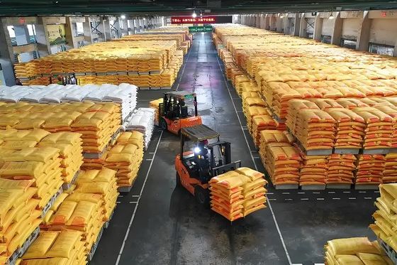 Kristal kokusuz melamin kalıplama tozu plastik iki yıllık raf ömrü Mısır Fabrikası