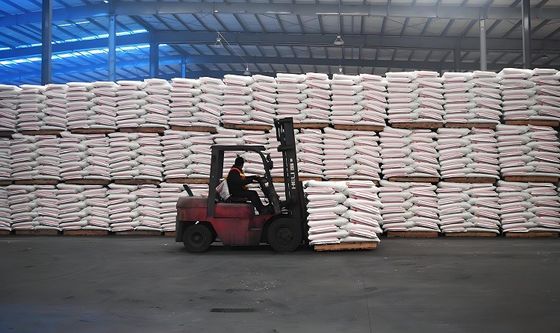 Saf Melamin Tozu 99.9% Saflık Vietnamlı Kimyasal Melamin Tuvalet Koltuğunun Güvendiği