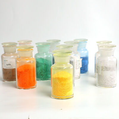 Kaynama noktası 350 °C Sürekli şekillendirme basıncı 80-140MPa olan melamin granülleri Kuru bir ortamda depolanır